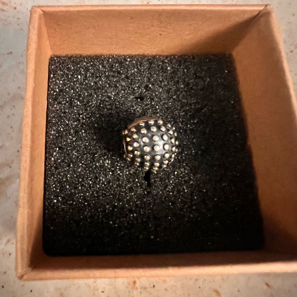 👅 🤘🏼PANDORA 🎸studded ball charm